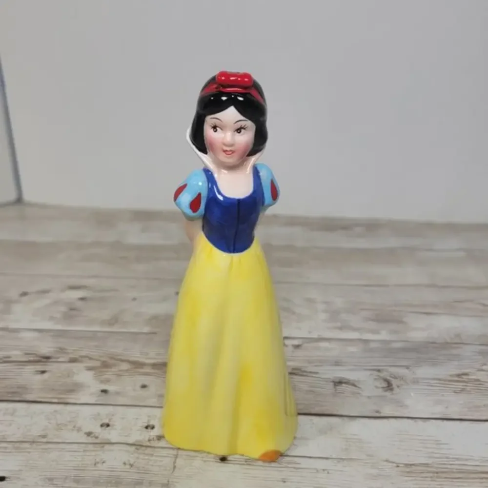 Walt Disney Figure Snow‎ White & 65th Anniversary Bashful 2002 Enesco